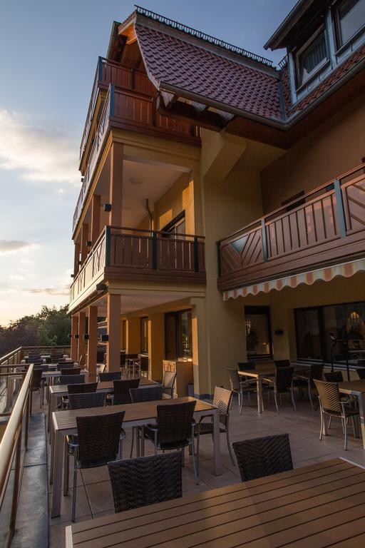Wald-Hotel Heppe Dammbach Exteriör bild
